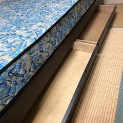 ベッドの画像