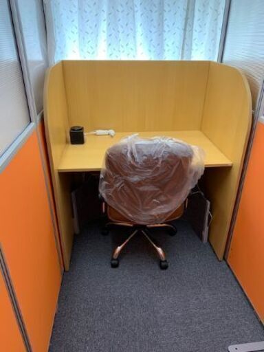 机と椅子のセット