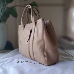 ロンシャン レザー シボ革 トートバッグベージュ 大容量 A4 ベージュの画像
