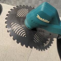 値下げしました！　マキタ　MAKITA　充電式草刈機　草刈り機　MUR144UDRF　14.4V　替刃ありの画像