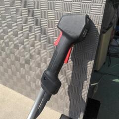 値下げしました！　マキタ　MAKITA　充電式草刈機　草刈り機　MUR144UDRF　14.4V　替刃ありの画像