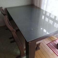 ダイニングテーブル　85×145ｃ　椅子2客