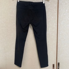 UNIQLOスキニーデニム黒レディースMの画像