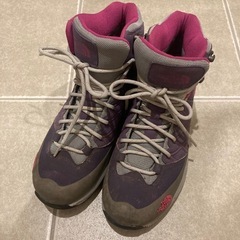 ノースフェイス　トレッキングシューズ　　ゴアテックス　レディス