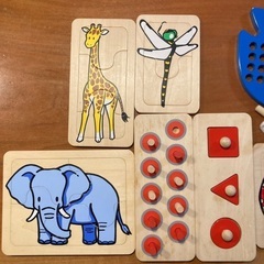 知育玩具　木製パズルの画像