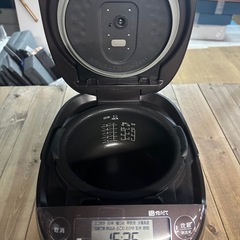 【TIGER 炊飯器　2019年製】の画像