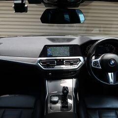 検査8年12月M340i xDrive 387PSターボ/社外20インチ/アイバッハダウンサス/アクティブクルーズ/ブラックレザー/ナビ/地デジ/サラウンドビューの画像