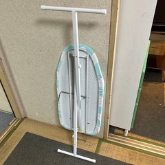 アイロン台スタンド式(高さ調節可能の画像
