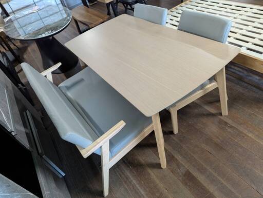 【現品限り！！】ナチュラルなデザイン150テーブル食卓セット早い者勝ちです！