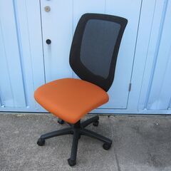 事務イス　肘なし　メッシュ　ブラック/オレンジ　イトーキ製コルト...