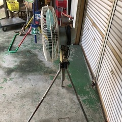 業務用扇風機　の画像