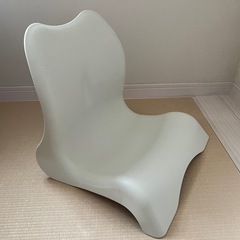 おしりの形や骨盤 猫背 姿勢を正しくする白い座椅子