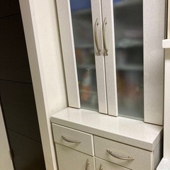 食器戸棚