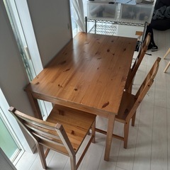 IKEA  ヨックモック ダイニングテーブル ＆ チェア4脚セットの画像