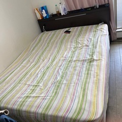ダブルベッド