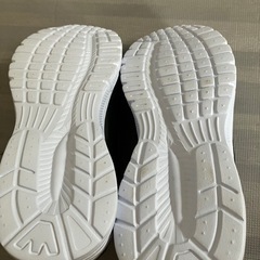 新品スニーカーの画像