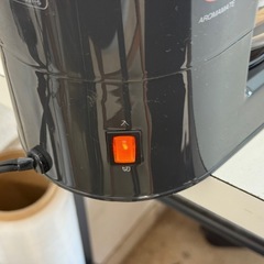 【通電確認済み・箱付き】EUPA ユーパ コーヒーメーカー TSK-117 ドリップ式 家電 珈琲メーカー コンパクト設計 ブラック 取扱説明書あり 計量スプーン付き 一人暮らし オフィス 朝の一杯 手軽 操作簡単 省スペース 保温プレート付き キッチン用品 コーヒードリッパー 珈琲器具  の画像