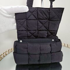 BOTTEGA VENETA ボッテガヴェネタ ミニ パデッド テック カセットの画像