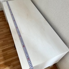 ガラス付きテレビ台の画像
