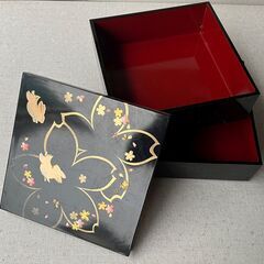 USED品　ちょと綺麗な重箱　無償でお譲りしますの画像