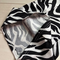 しまうま柄　アニマル柄　フレアパンツ　総柄の画像