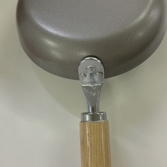 IH対応日本製　鉄製フライパン18cm