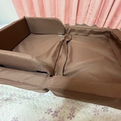 折りたたみベビーベッド コンパクトベビーベッドの画像