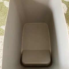 ニオイポイ　オムツ用ゴミ箱　の画像