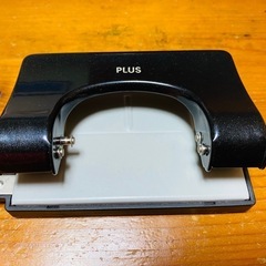 PLUS 2穴パンチ