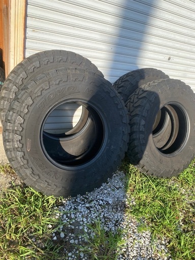 購入者様とお話し中！タイヤ ジムニー オープンカントリー