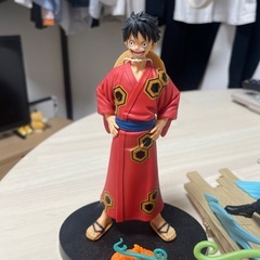 ルフィ、ゾロフィギュア他計４点