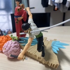 ルフィ、ゾロフィギュア他計４点の画像