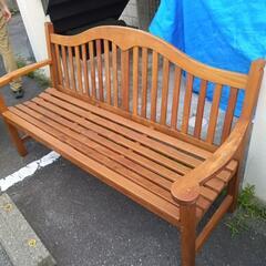 木製ベンチ