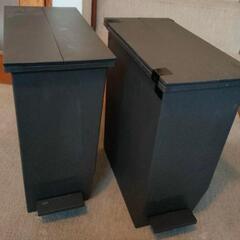 ゴミ箱　プラスチック　2個　中古　基本、引き取り限定でお願いします。