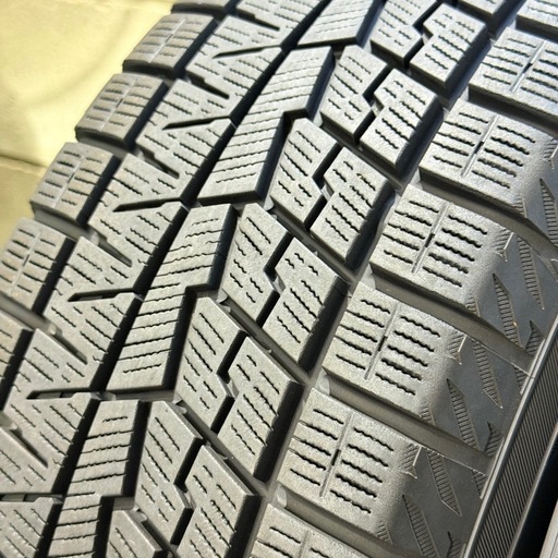 【決まりました】【美品】マークXに　215/60R16  ヨコハマ　アイスガード7 よく効きます