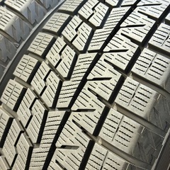 【決まりました】【美品】マークXに　215/60R16  ヨコハマ　アイスガード7 よく効きますの画像