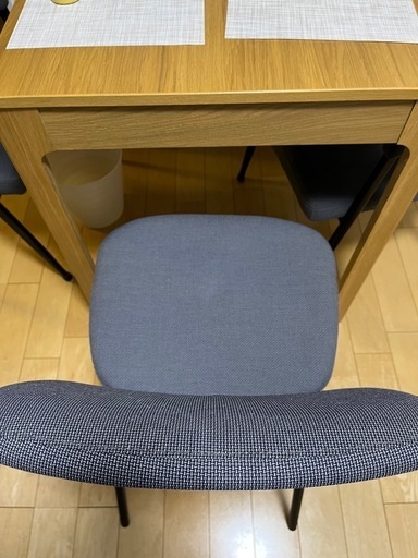 ダイニングテーブル　チェア
