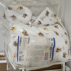 ベビーベッド　1セットの画像