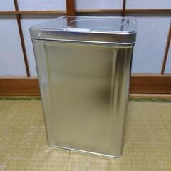 食品入れやアウトドア⛺に…、　一斗缶