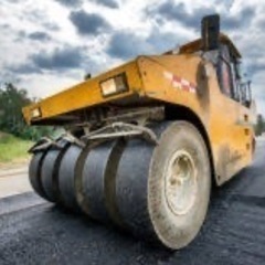 舗装工事作業員の画像