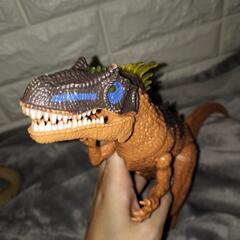 恐竜のおもちゃセット売りの画像