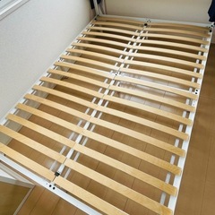 【7/12廃棄予定】IKEA　GRIMSBU ベッドフレームの画像