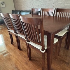 6人掛けのダイニングテーブル/チェアの画像