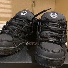 osirisスニーカーの画像