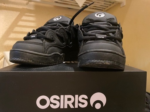 osirisスニーカー
