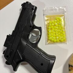 銀玉鉄砲と手錠３種(刑事ごっこ）用？の画像