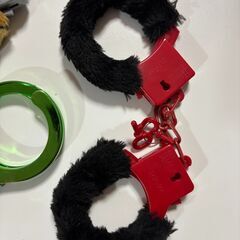 銀玉鉄砲と手錠３種(刑事ごっこ）用？の画像