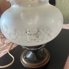 テーブルランプ　レトロ　ガラス　照明の画像