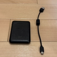 モバイルバッテリー　5000mAh カードサイズ
