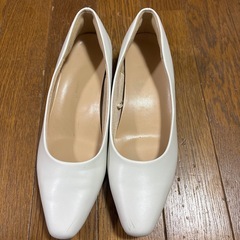 GU パンプス　白　24.0センチ